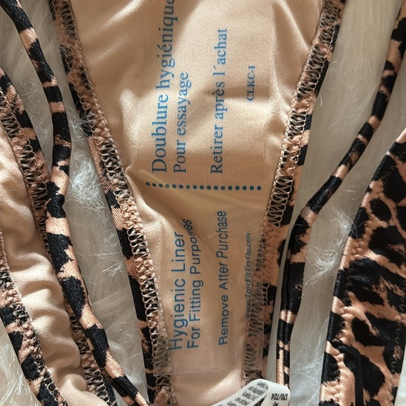 Victorias Secret Brazilian Thong Bikini - Picture 6 of 9